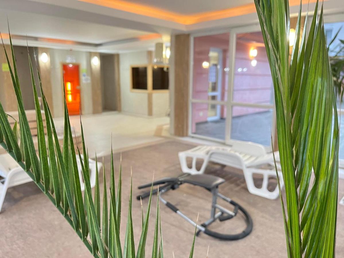 Aqua Wellness Apartments Hajduszoboszlo Bagian luar foto