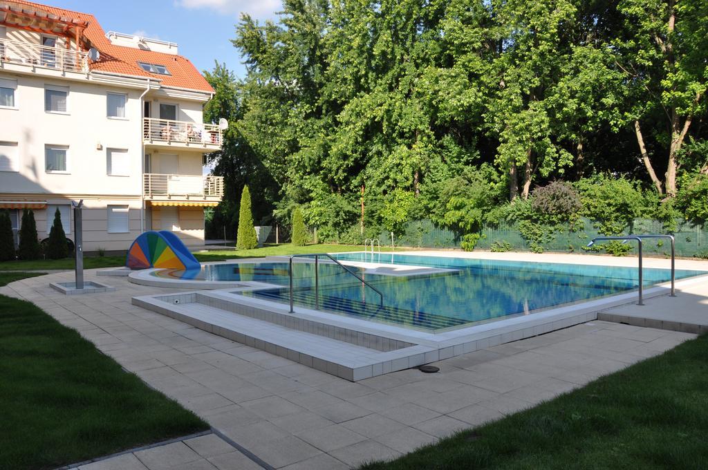 Aqua Wellness Apartments Hajduszoboszlo Ruang foto