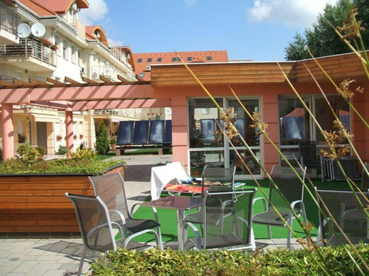 Aqua Wellness Apartments Hajduszoboszlo Bagian luar foto